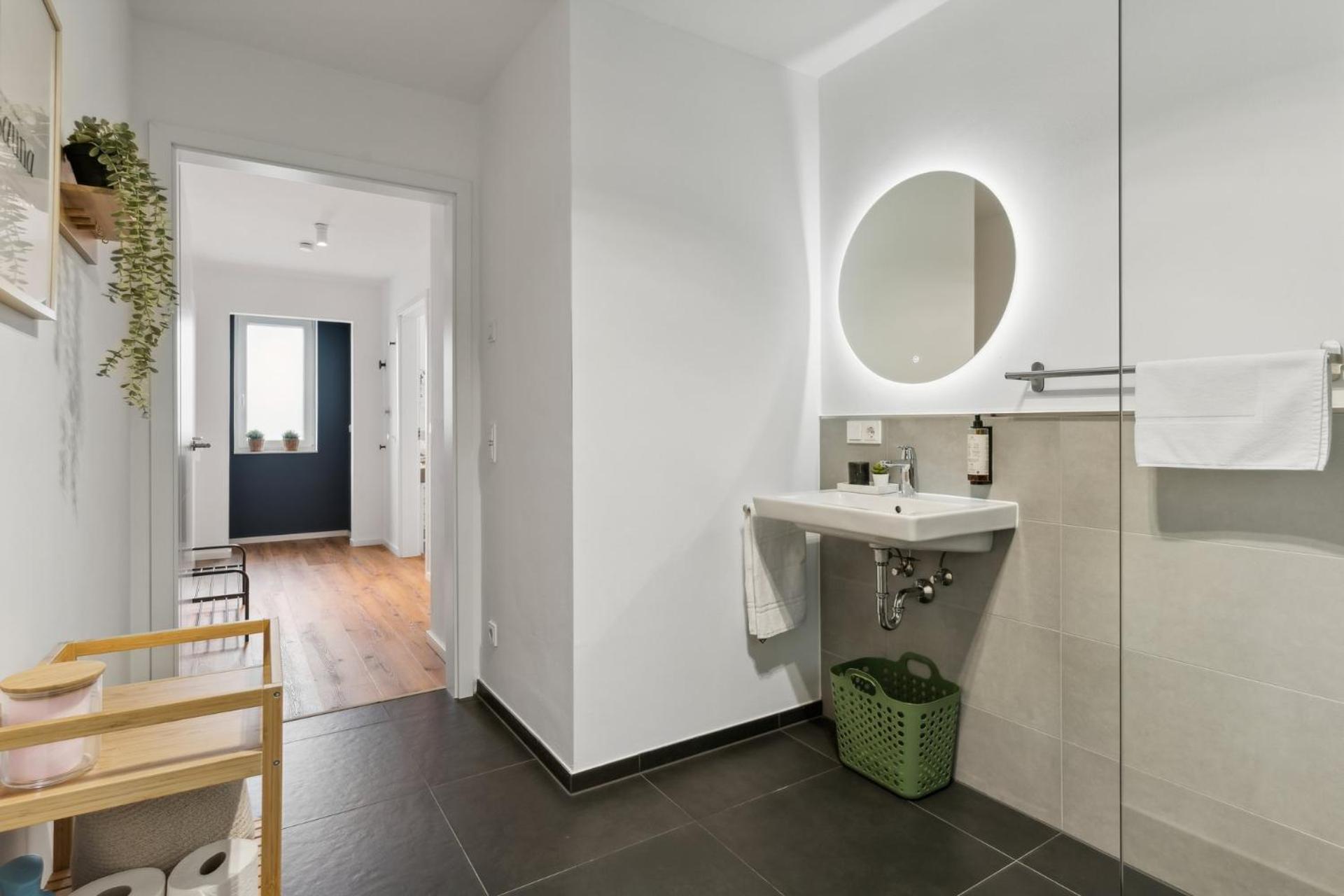 Deluxe Apartment In Bielefeld City Mit Parkplatz Und Balkon Exterior foto